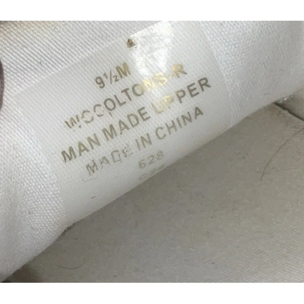 Guess Colton Charms Woman‎ Sneakers White And Gold Size 9 1/2 M